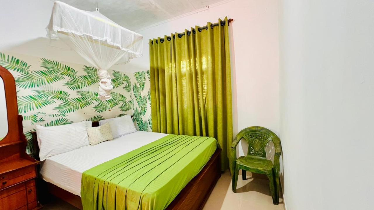 Village Feel Home Stay Сигирия Экстерьер фото