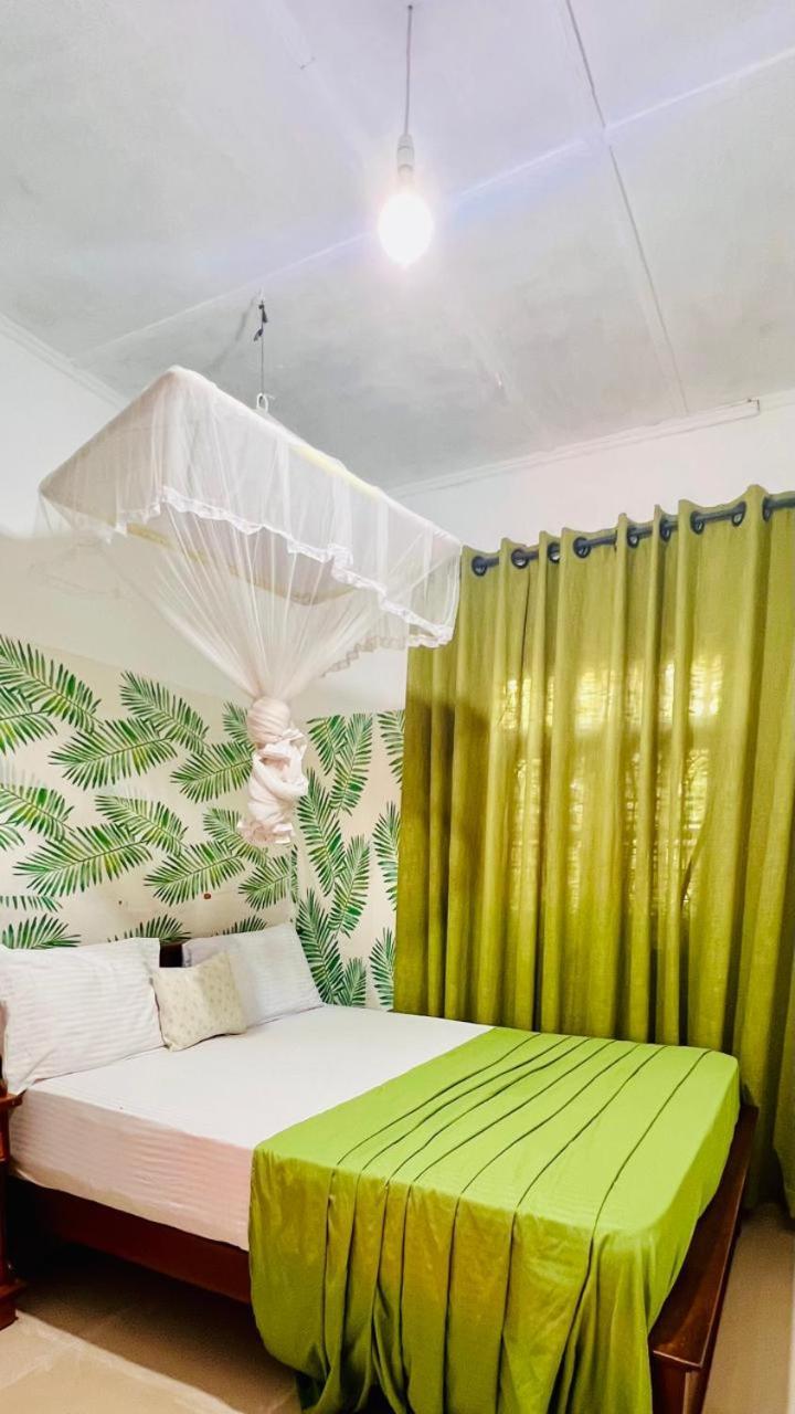 Village Feel Home Stay Сигирия Экстерьер фото