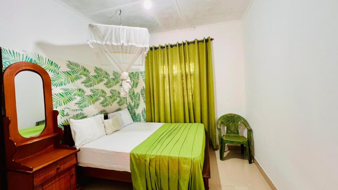 Village Feel Home Stay Сигирия Экстерьер фото