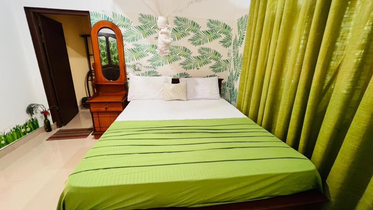 Village Feel Home Stay Сигирия Экстерьер фото